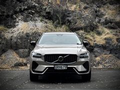 Volvo XC60 T8 Plus Recharge Plug-in Hybrid