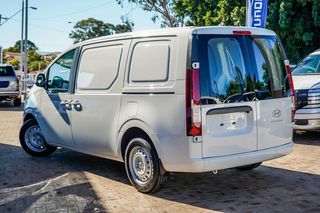 Hyundai STARIA LOAD