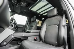 Land Rover Defender 110 P400e HSE