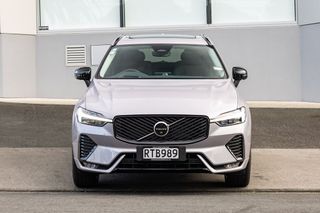Volvo XC60 B5 AWD Ultra Dark
