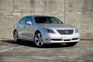 Lexus LS 460 Luxury Sedan