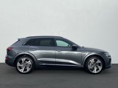 Audi Q8 55 e tron S line