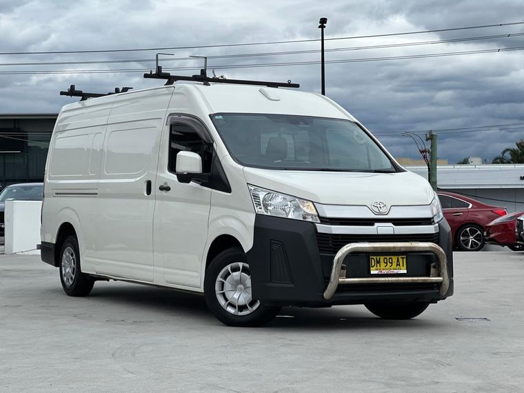 TOYOTA HIACE