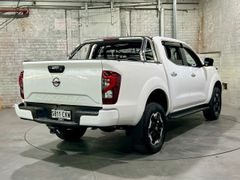 NISSAN NAVARA ST-X
