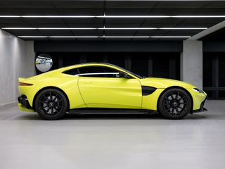 Aston Martin Vantage Coupe