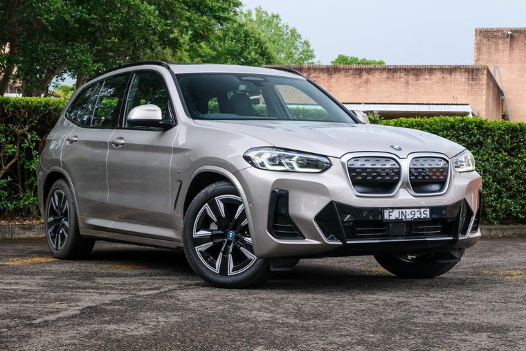 BMW iX3