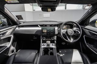 Jaguar F-Pace P400e R-Dynamic HSE