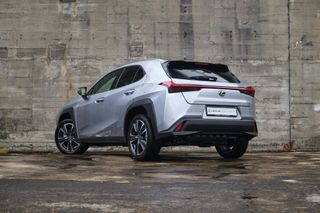Lexus UX 300h Premium