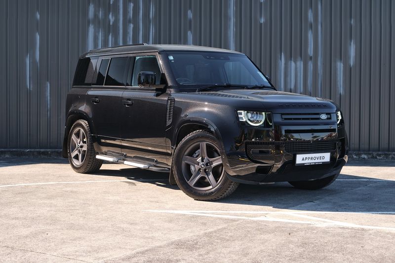 Land Rover Defender 110 D300 X-Dynamic SE
