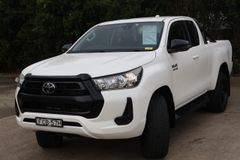 TOYOTA HILUX SR Hi-Rider