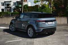 Land Rover Range Rover Evoque P300e R-Dynamic SE
