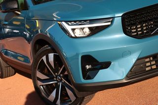 VOLVO XC40 Ultimate B5 Dark