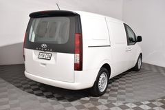 Hyundai STARIA LOAD