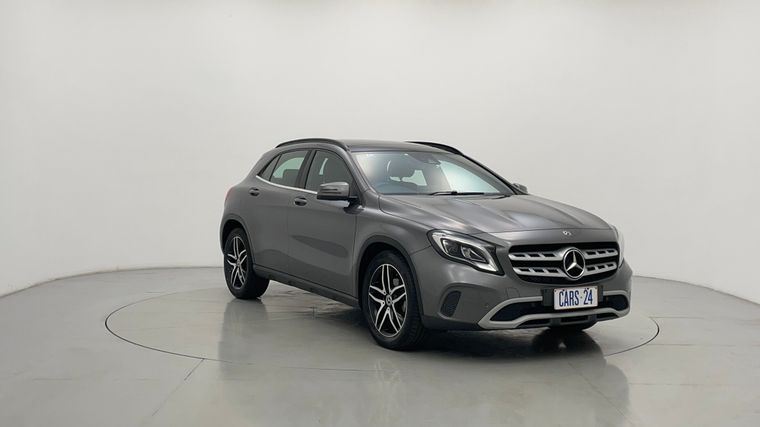 2017 MERCEDES-BENZ GLA 180