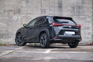 Lexus UX 300h Premium