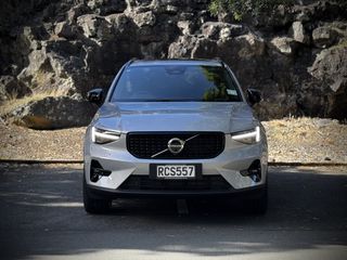 Volvo XC40 B4 FWD Ultra Dark