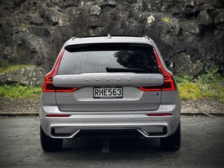 Volvo XC60 B5 AWD Ultra Dark