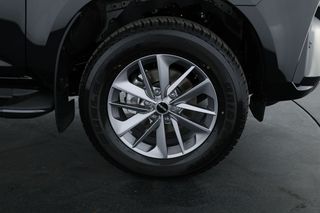 Isuzu MU-X
