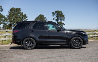 Land Rover Discovery D300 R-DYNAMIC SE