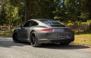 Porsche 911 Carrera 2 RWD