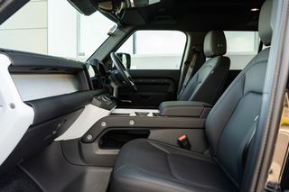 Land Rover Defender 110 D250 S