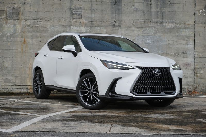 Lexus NX 350h **Limited Design**
