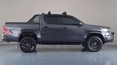 2023 TOYOTA HILUX ROGUE (4x4)
