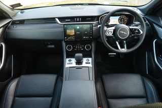 Jaguar F-Pace P250 R-Dynamic SE