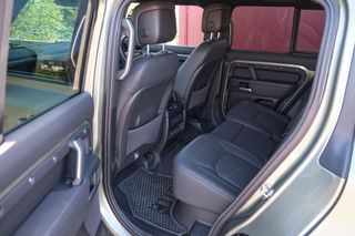 Land Rover Defender 110 D300 X-Dynamic HSE