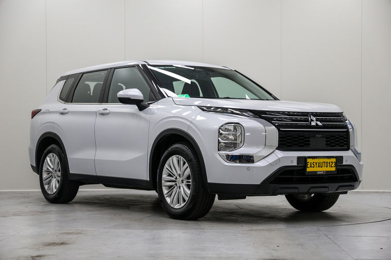 MITSUBISHI OUTLANDER ES