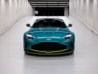 Aston Martin Vantage Coupe