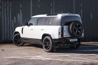 Land Rover Defender 110 D300 HSE