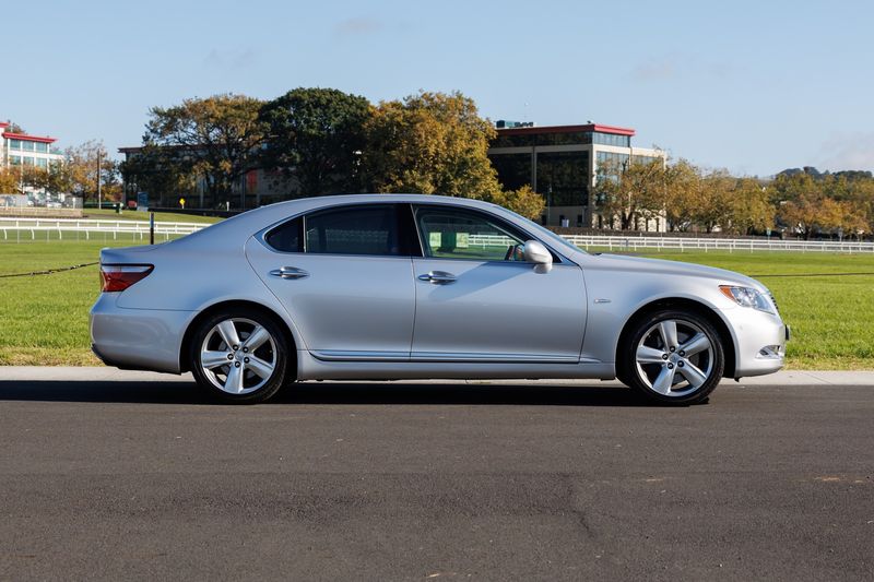 Lexus LS 460