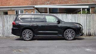 Lexus LX 570 Last of the V8 Luxury Icons- and an 7 Seater!