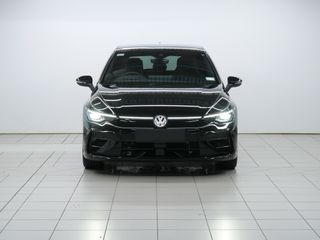 Volkswagen Golf R Touring Black Package