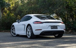 Porsche 718 Cayman 300HP Turbo