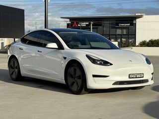 TESLA MODEL 3 Standard Range Plus