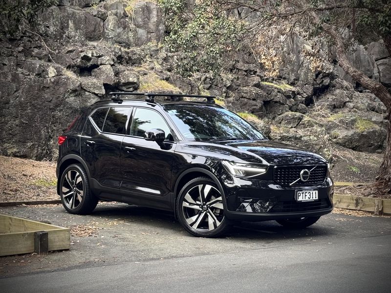 Volvo XC40 B5 AWD Ultimate Dark