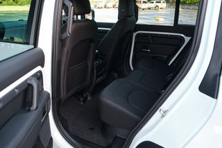 Land Rover Defender 110 D250 S