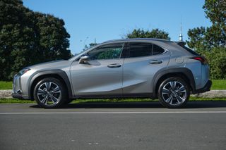 Lexus UX 300h Premium