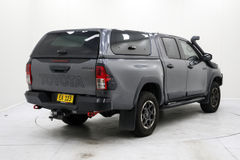 TOYOTA HILUX Rugged X