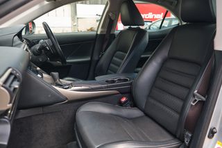 Lexus IS 300H Limited