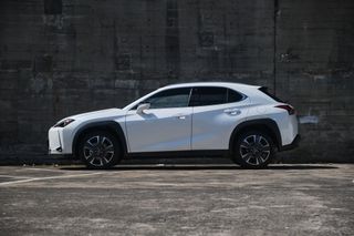 Lexus UX 300h Limited