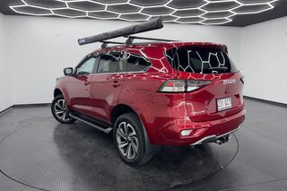 Isuzu MU-X