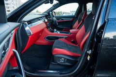 Jaguar F-Pace SVR