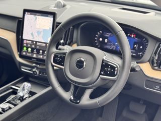 Volvo XC60 B5 AWD Ultra Dark
