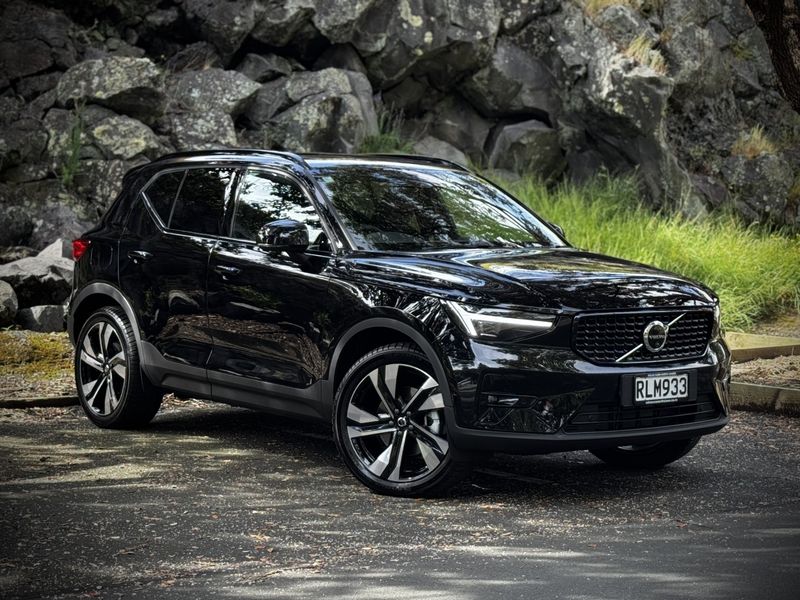Volvo XC40 B4 AWD Ultra Dark