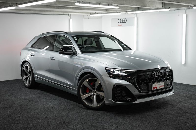 Audi Q8 PHEV/4WD/8AT