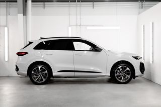 Audi Q5 SUV TFSI quattro S tronic 1