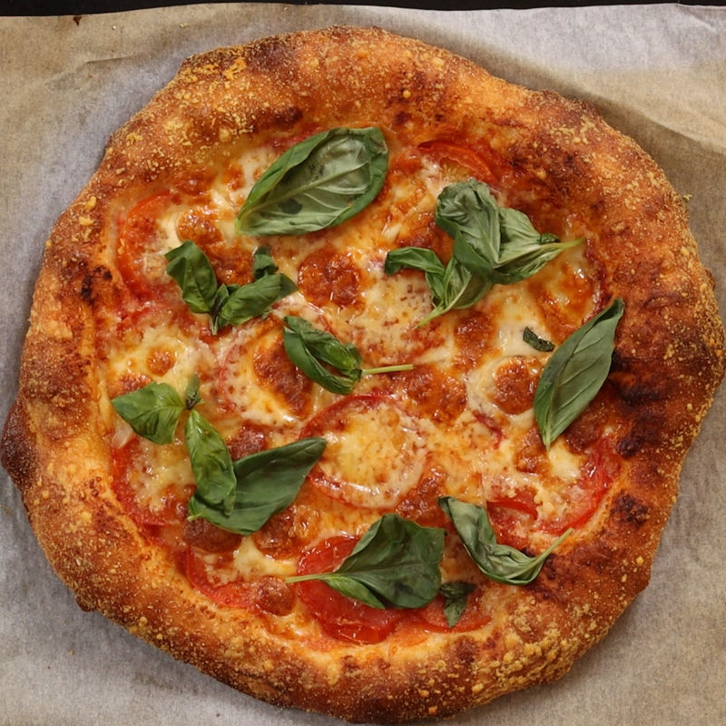 Pizza Margherita image number 2